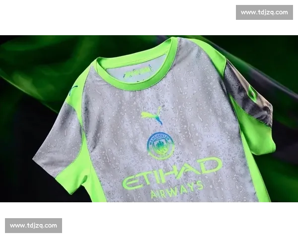 曼城第三球衣惊现银灰荧光绿风暴！百年传统美学遭颠覆