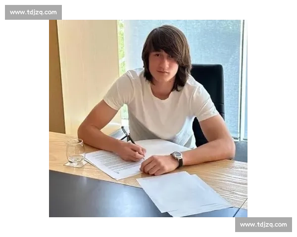 皇马青训新星琼 - 马丁内斯晋升一线队，目标第六中卫强化防线